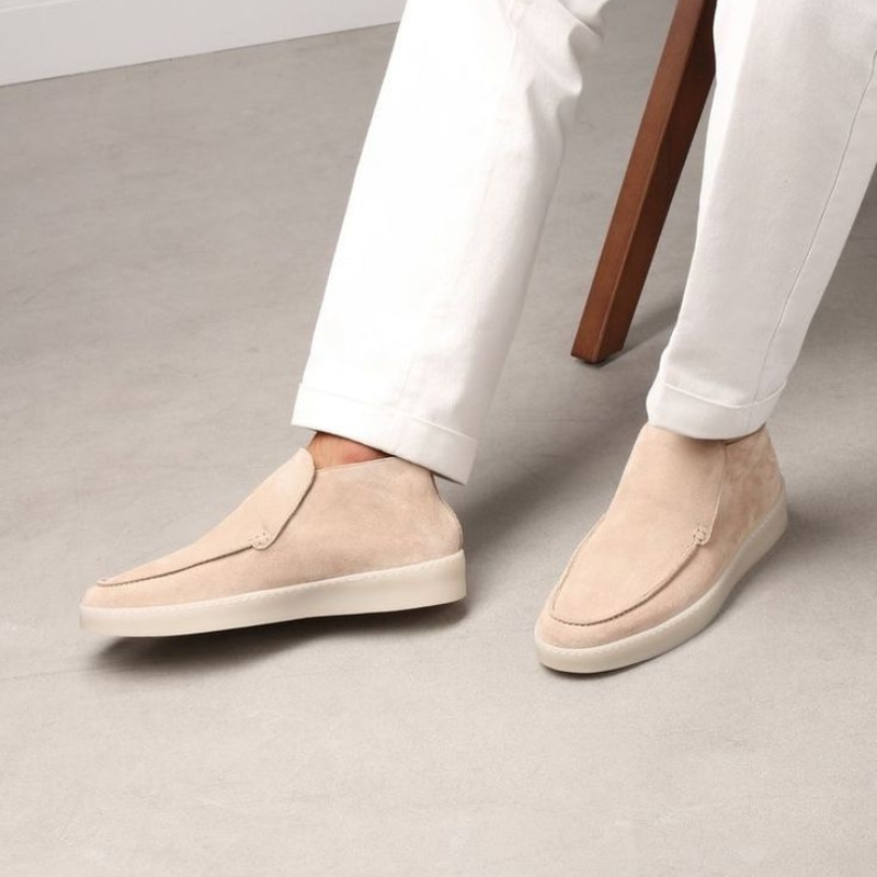 FOOTWEAR
